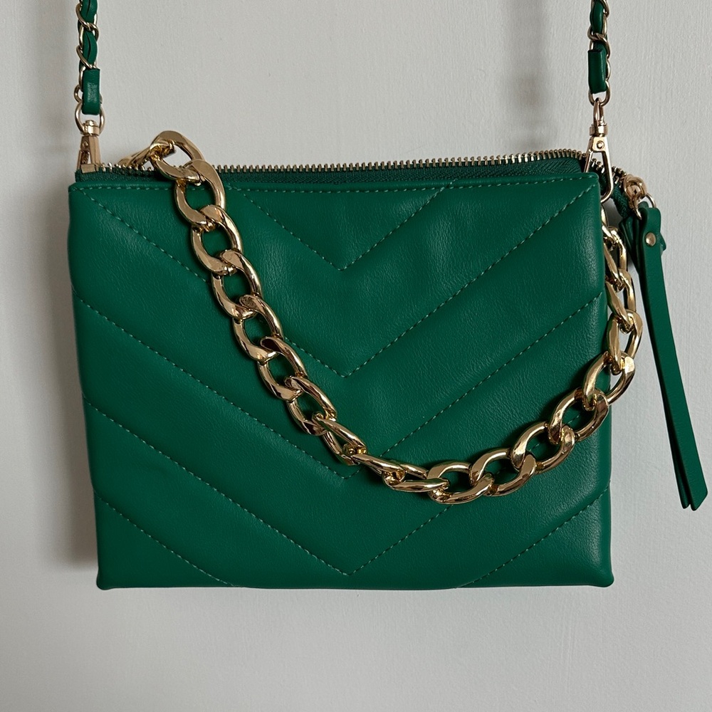 Quilted Green Crossbody Bag with Gold Chain